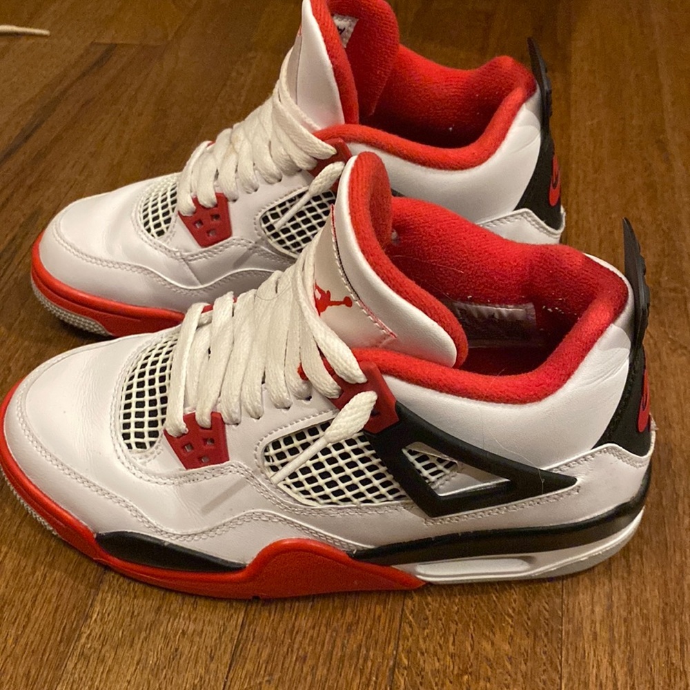 Boys Jordan 4s Fire Red